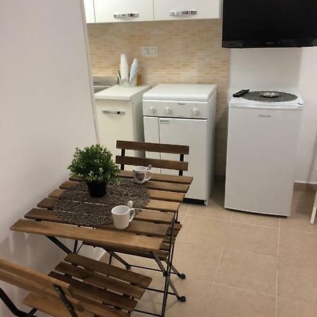 Casetta Roby Apartment Napoli Bagian luar foto