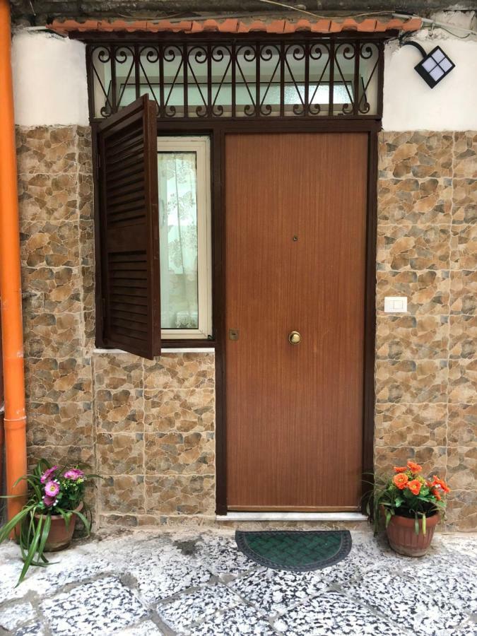 Casetta Roby Apartment Napoli Bagian luar foto